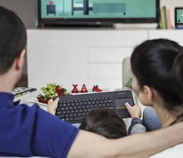 Logitech K400 Plus Wireless Touch Keyboard in Pakistan, view 4